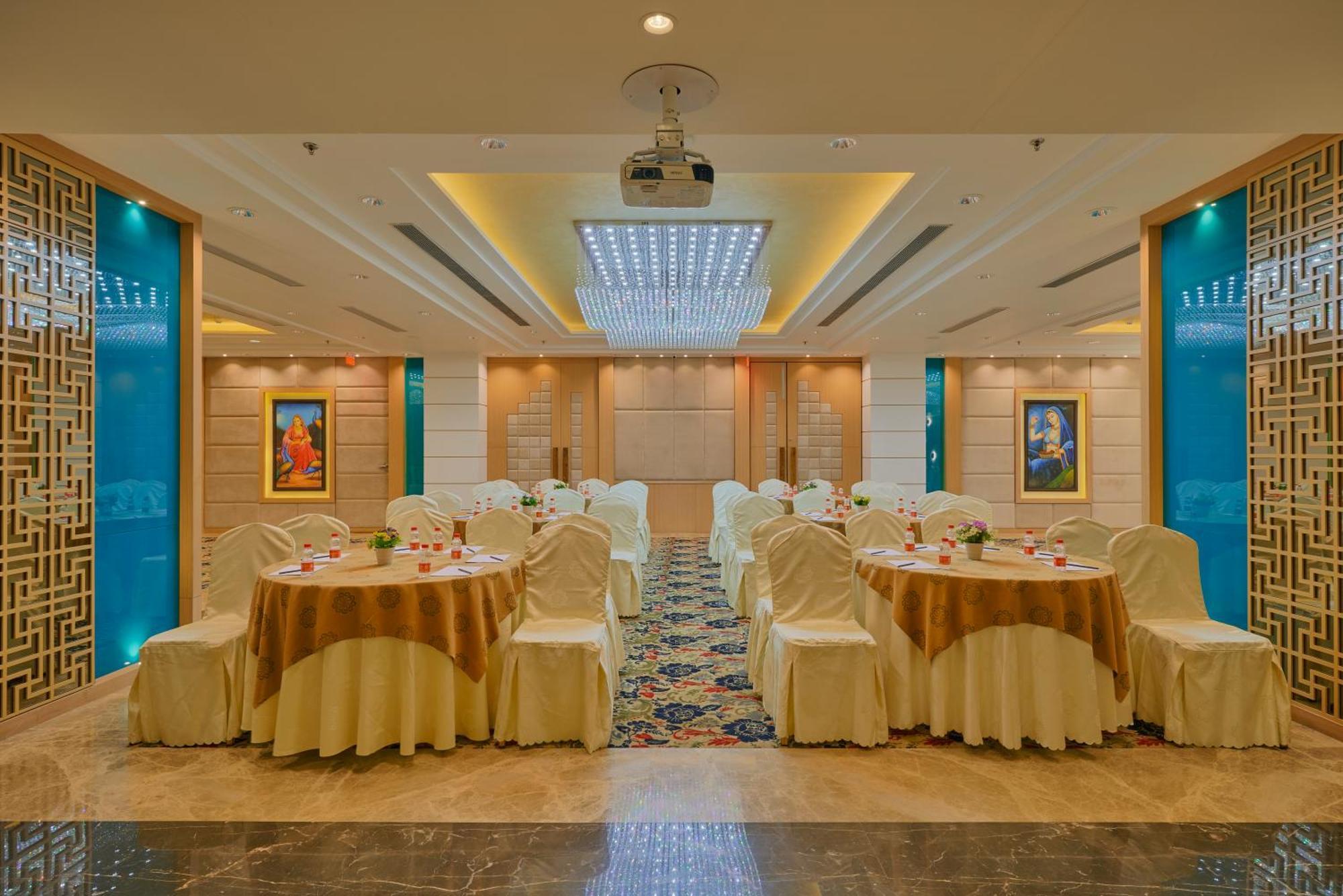 Skk Blu Hotel & Spa Udaipur Esterno foto